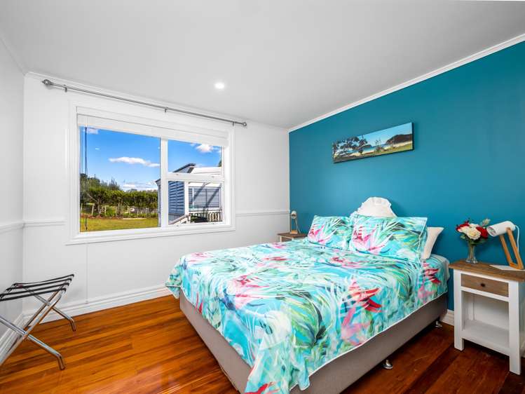 3 Lichen Grove Russell_12