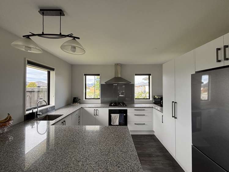 16 Zinnia Way Wigram_1