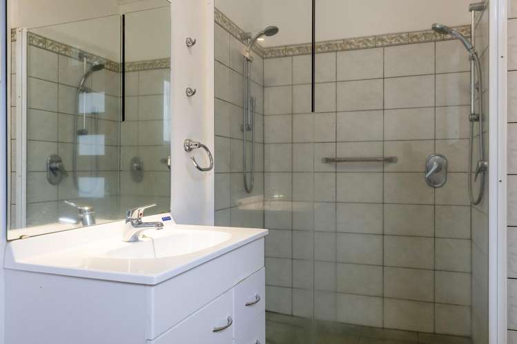 2/117 Taupahi Road Turangi_25