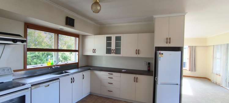 65a Uxbridge Road Mellons Bay_6