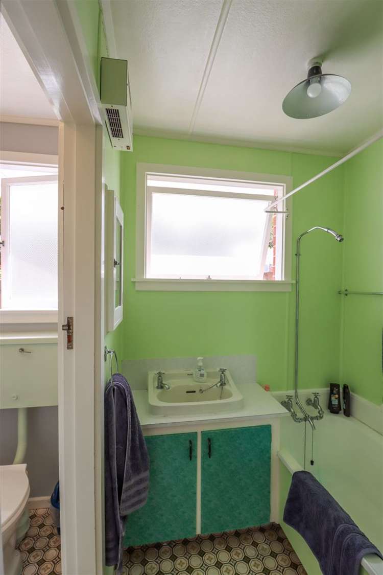 15 Sherratt Street West End_9