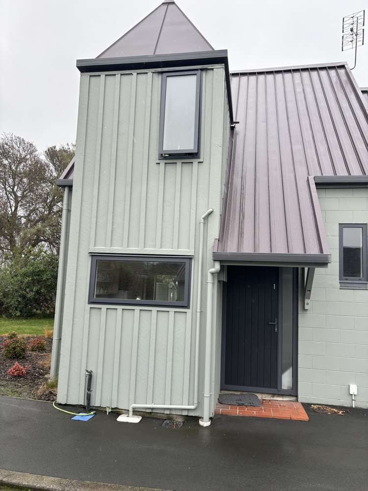 1/16 Cecil Place Waltham_6