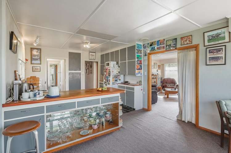 69 Eastons Road_2