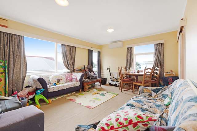 5/139 Queens Drive Lyall Bay_2