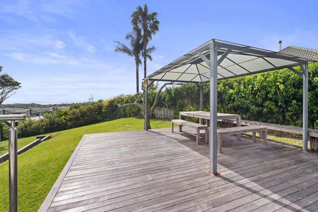 24 John Dee Crescent Red Beach_3