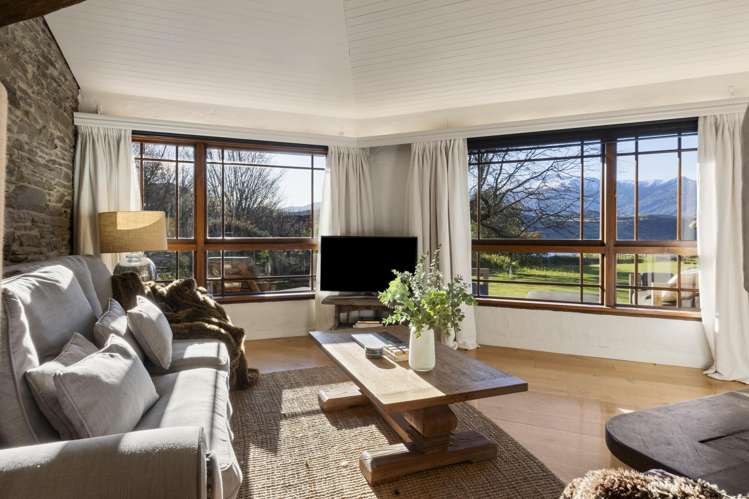 11 Arrowtown-Lake Hayes Road Lake Hayes_11