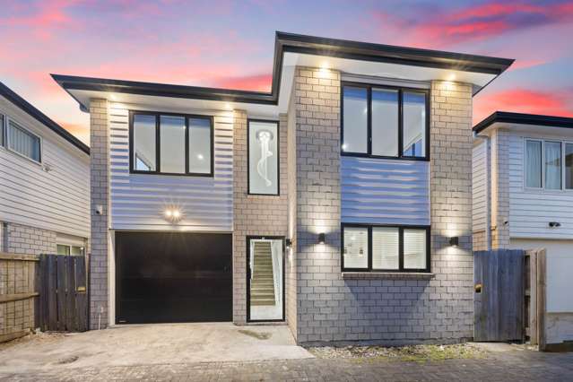 2 Ensuites Freehold Standalone