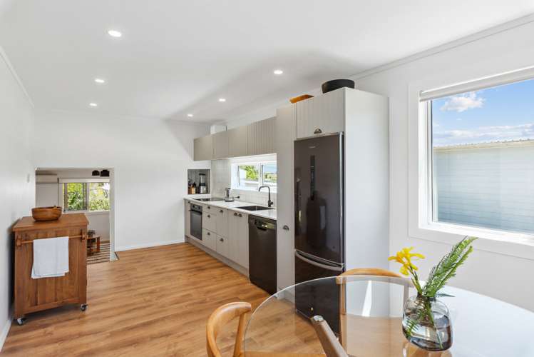 5 Kokako Road Otaihanga_11