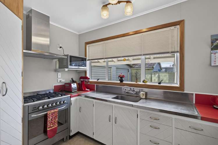 85 Queen Street Waitara_10