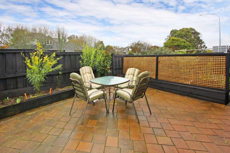 2/8 Nakhle Place Manurewa_11