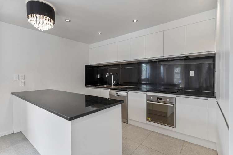 18a Tahu Crescent Sunnynook_5