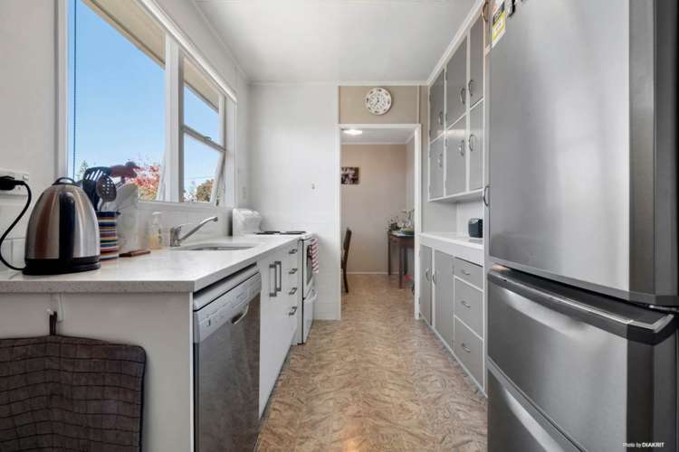 16 Eskdale Road Birkdale_5