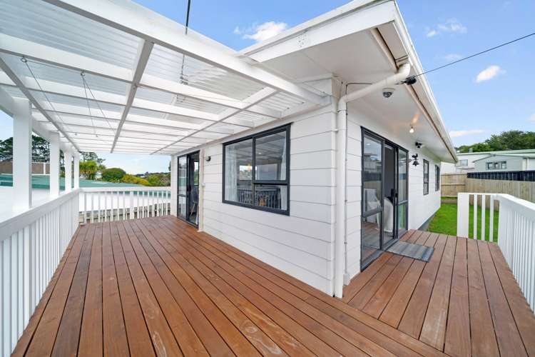 2/40C West Coast Road Glen Eden_16