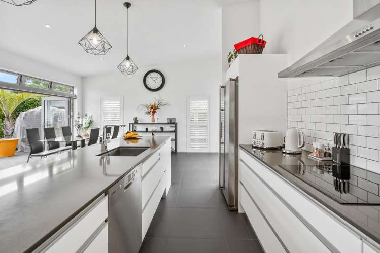 33 O'Farrell Drive One Tree Point_7