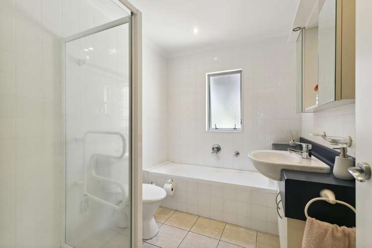 41/305 Evans Bay Parade Hataitai_14