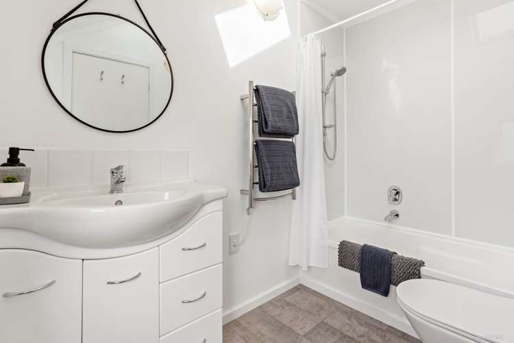 3/5 Seaside Avenue Waterview_8