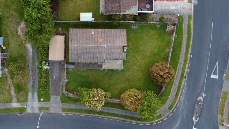 19 Goldie Street Pukehangi_11