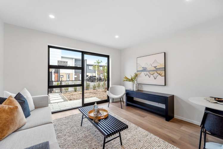 339 Glengarry Road Glen Eden_0