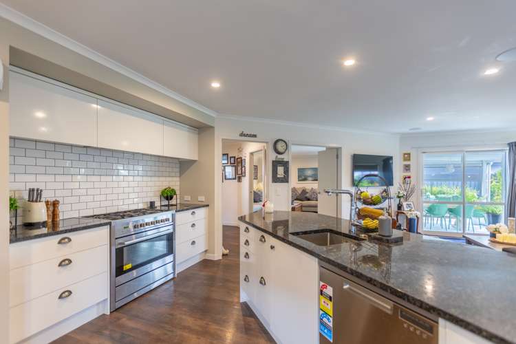 24 Pelorus Avenue Poraiti_12