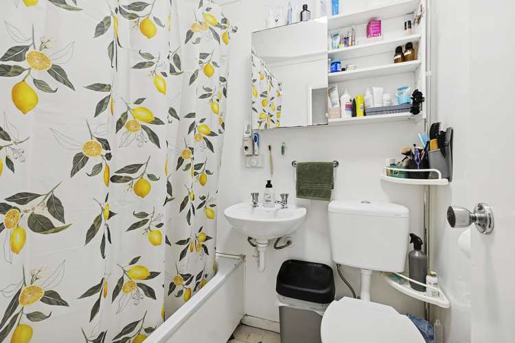 23 Laura Avenue Brooklyn_16