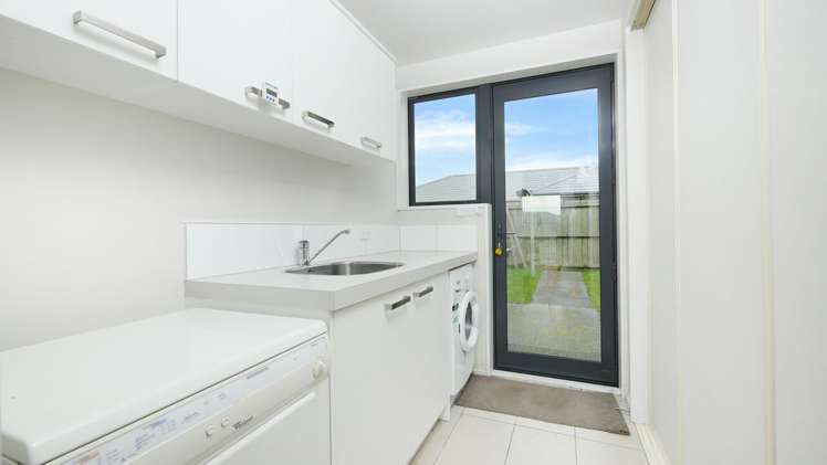 16 Kingsbridge Drive Burwood_13