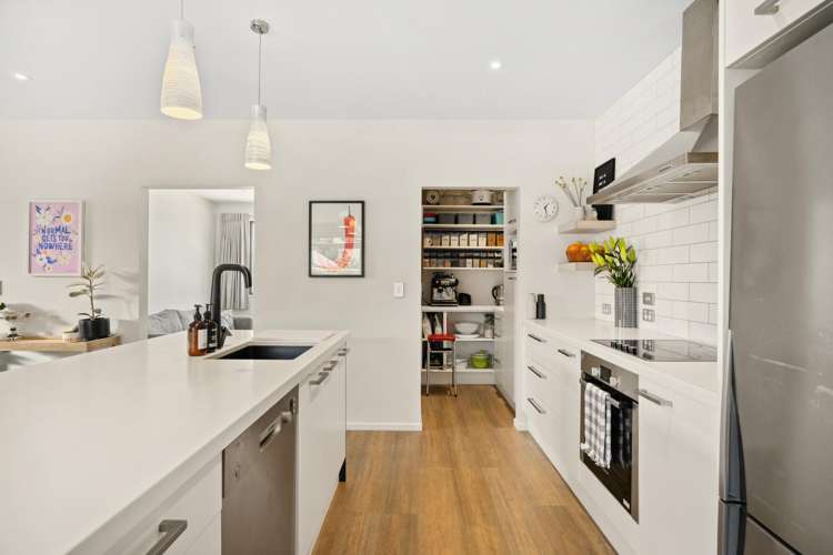 12 Warbler Lane Albert Town_2