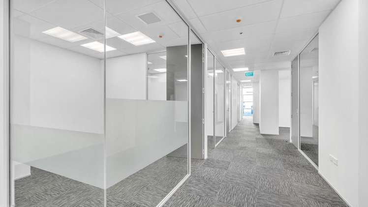 Unit B6, 92 Russley Road Russley_1