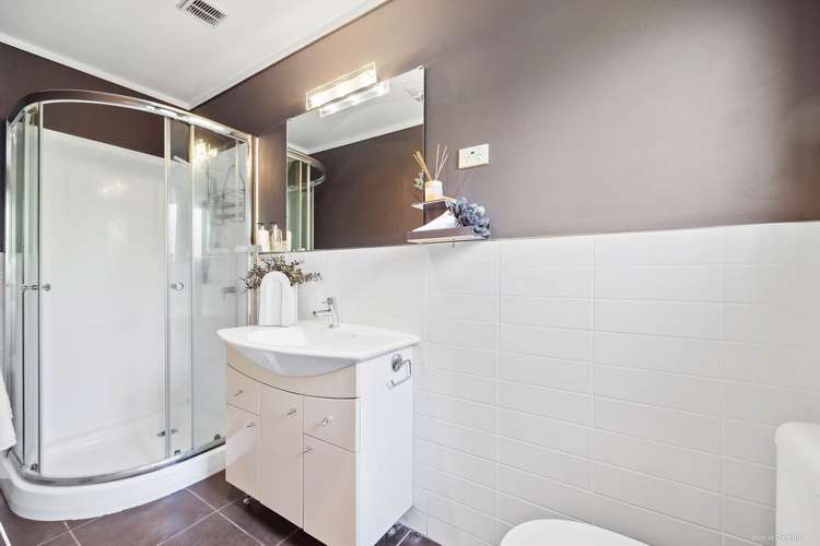 27 Lastel Place Cockle Bay_18