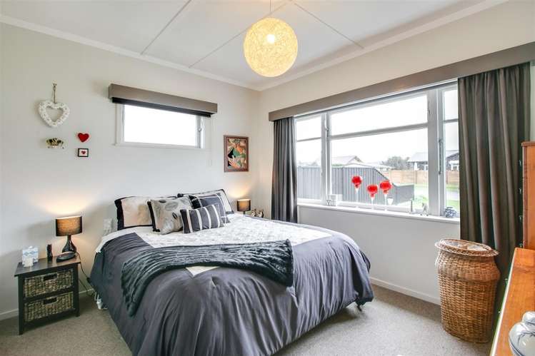 38 Arbuckle Road Frimley_10