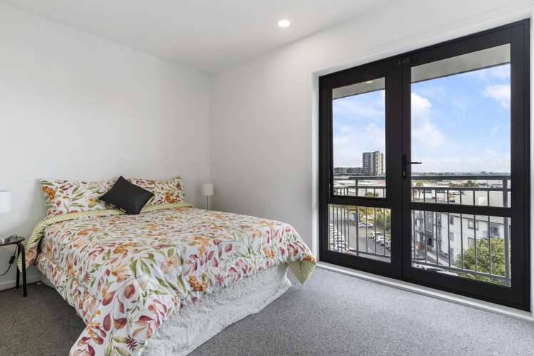 5E/10 Crown Lynn Place New Lynn_10