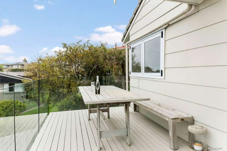 2/1 Eastcliffe Road Castor Bay_18