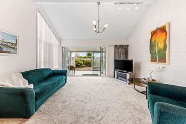 1/25 Akoranga Drive_2