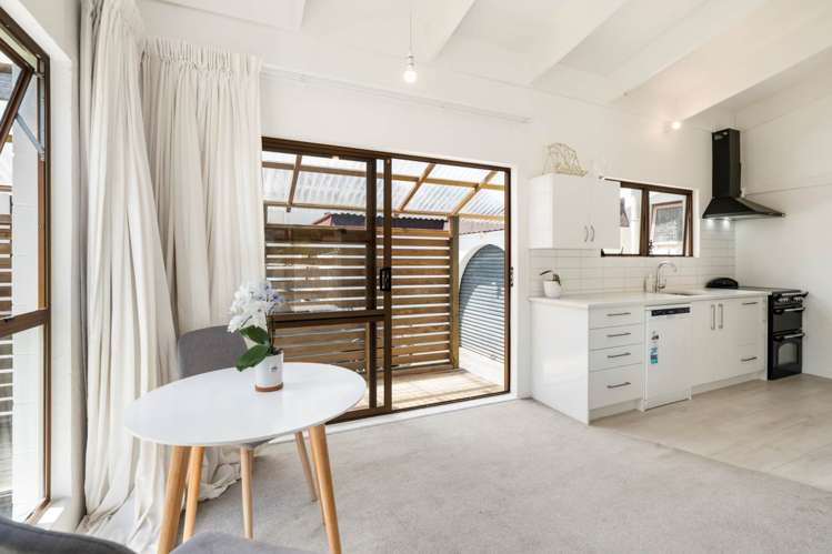 1/351 Royal Road Massey_6