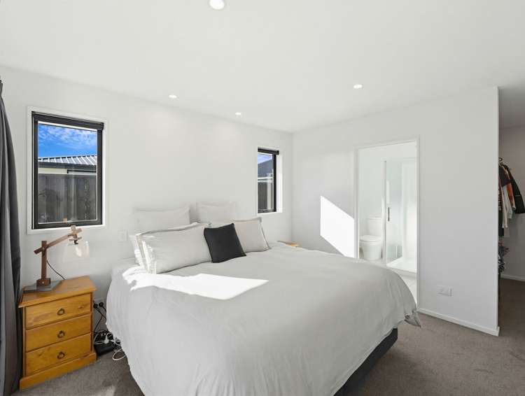 23 Whitehorn Drive Lincoln_13
