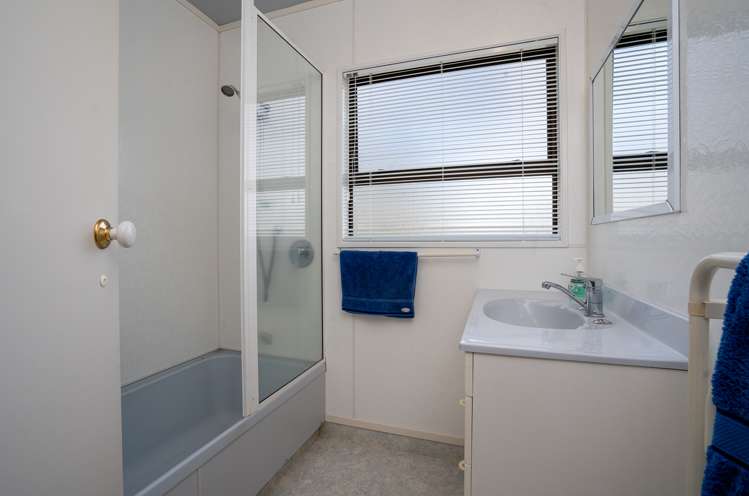 119 Burns Street Leamington_13