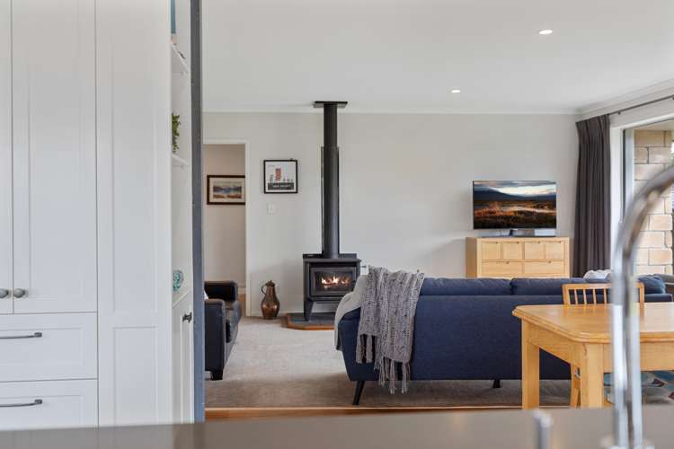 10 Carex Close Pyes Pa_10