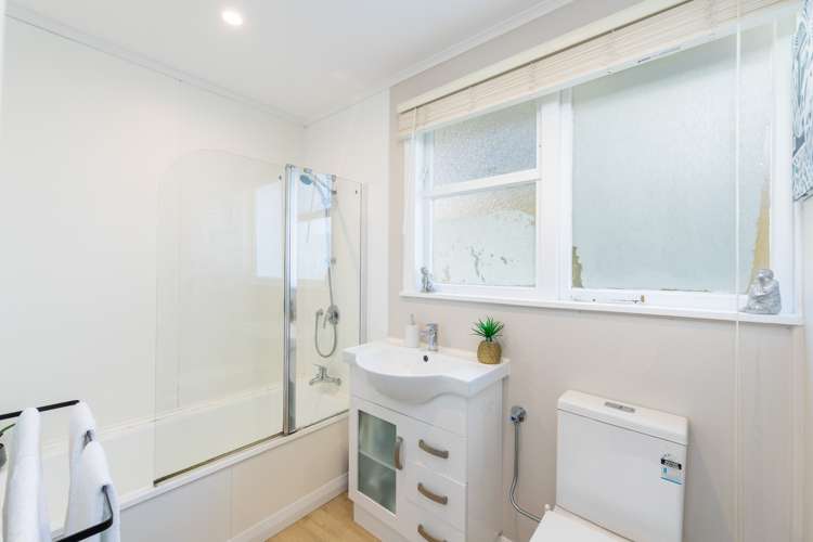 2/195 Bedford Street Cannons Creek_9