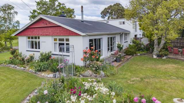 Country Charm, Space & Endless Possibilities