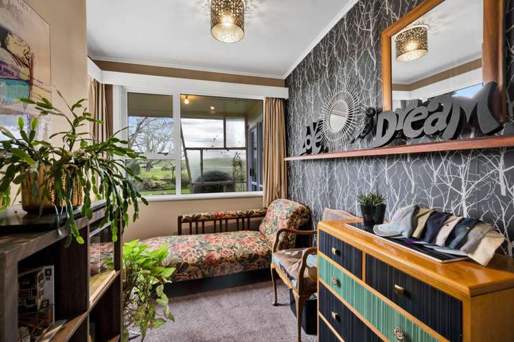 1156 East Road Toko_17