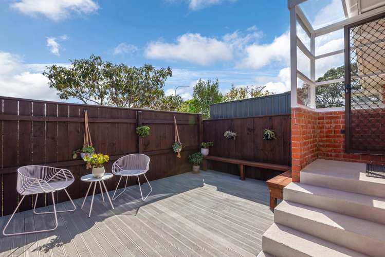 2/134 Onewa Road Northcote_6