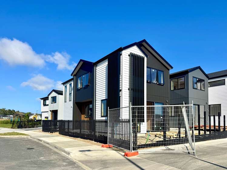 1/73 Te Taruna Drive Milldale_1