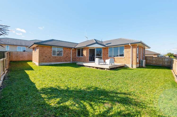 7 Farleigh Close Huntington_16
