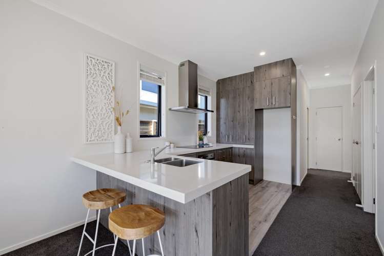 99b Awataha Crescent Pyes Pa_9