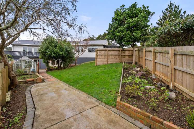 51 Winston Street Crofton Downs_15