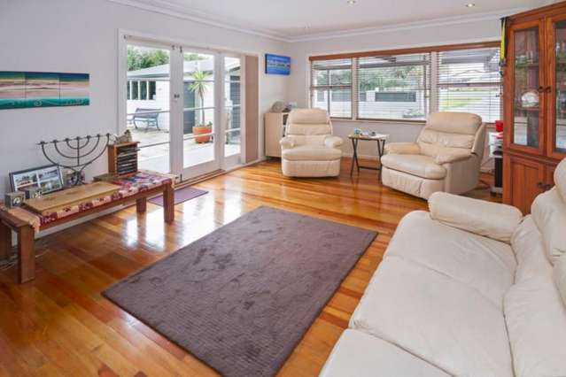 57 Hutchinsons Road Bucklands Beach_3