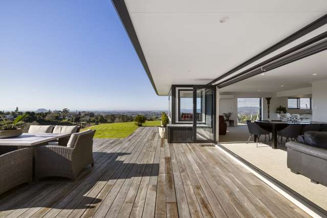 Family haven with grandstand views