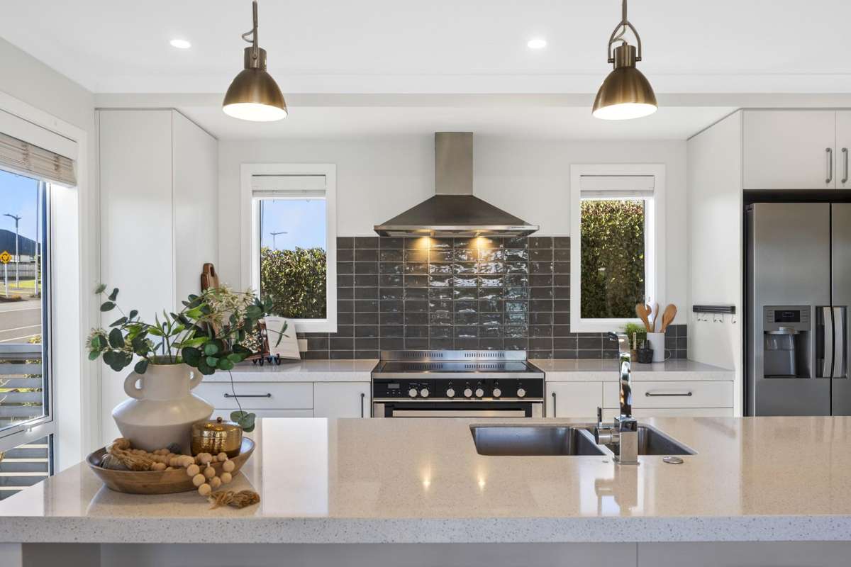 328 Lakes Boulevard_2