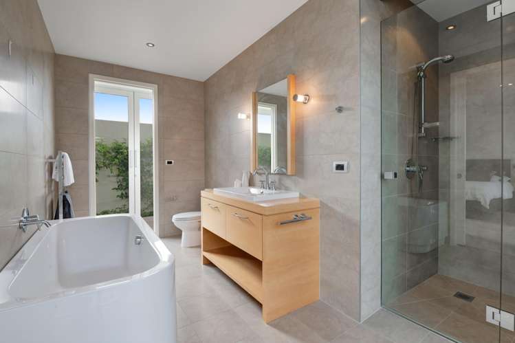 32 Rue D'amarres Gulf Harbour_17