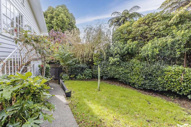 5a Ridd Crescent Karori_17