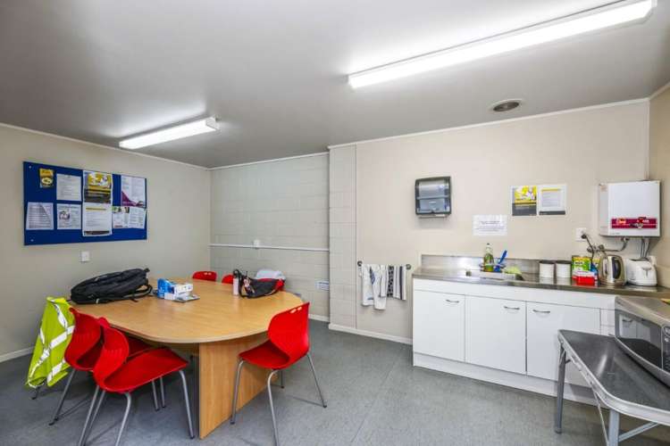 182 Station Road Penrose_13